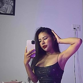 Olivia escort in Doha offers Erotic massage services