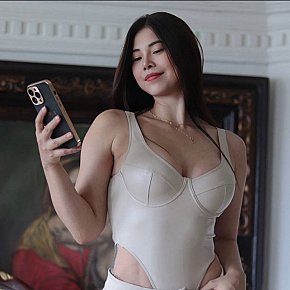 Luna escort in Singapore City