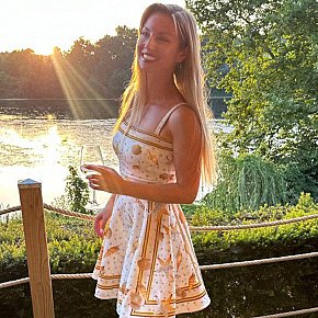 Essie Occasional
 escort in London offers Dildo Play/Toys services