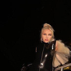 Lady-Lika-DIFC escort in Dubai offers Lingerie services