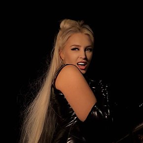 Lady-Lika-DIFC escort in Dubai offers Lingerie services