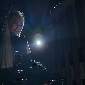 Lady-Lika-DIFC escort in Dubai offers Lingerie services