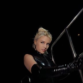 Lady-Lika-DIFC escort in Dubai offers Lingerie services