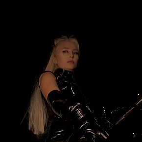 Lady-Lika-DIFC escort in Dubai offers Lingerie services