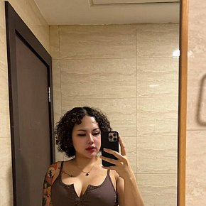 Katy escort in Manama offers Erotic massage services