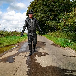 LeatherMasterDan escort in Swindon offers Fetish services