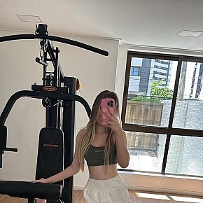 Gaby escort in Singapore City offers Girlfriend Experience (GFE) services