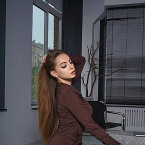 Arietta escort in Dubai offers Venida en el cuerpo (COB)
 services