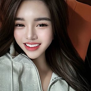 Lona escort in 