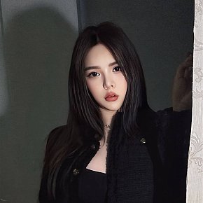 Lona escort in 
