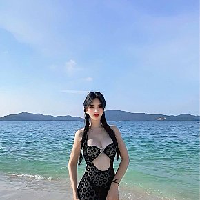 Lona escort in 