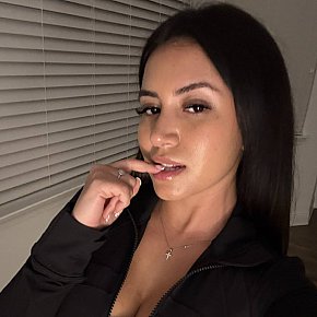 Lauriana escort in Budapest offers Ejaculation sur le corps services