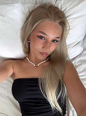 Elena Fitness Girl
 escort in Milan offers Cum on Face services