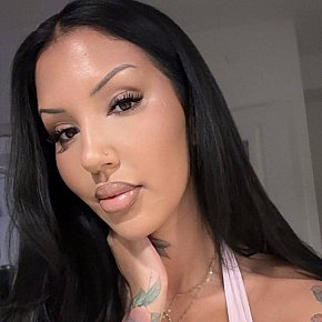 Marvel escort in Cairo offers Kissing services