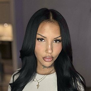 Marvel escort in Cairo offers Kissing services