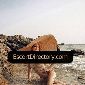 Eve Vip Escort escort in Dubai offers Striptease/Lapdance services