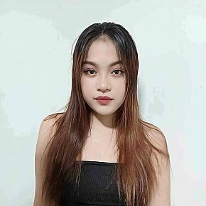 Mia escort in Manila offers Cum on Face services