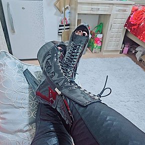 Anna escort in Abu Dhabi offers Dominatrix (durona) services