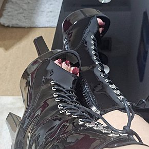 Anna escort in Abu Dhabi offers Dominatrix (durona) services