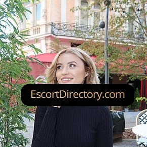 Polly Vip Escort escort in  offers Pipe sans capote avec ingestion services