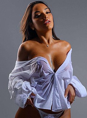 Kolachella Vip Escort escort in London offers Beija se rolar química services