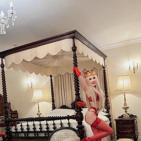 Veronica Petite
 escort in Dublin offers Kissing services