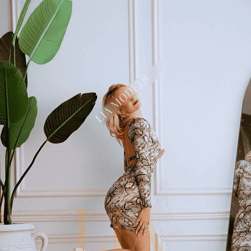 Hot girl in Hamburg offers Experiencia de Novia (GFE)