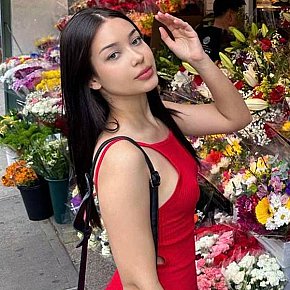 Glamour Fitness Girl
 escort in London offers French Kissing services