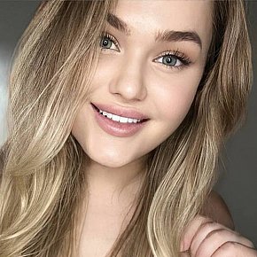 Manifesta Super-culo escort in London offers Massaggio erotico services