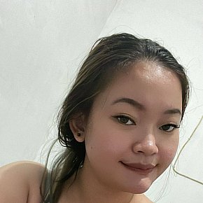 gwennn escort in Jakarta offers sexo oral com preservativo services