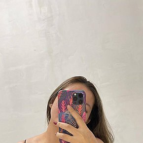 gwennn escort in Jakarta offers sexo oral com preservativo services