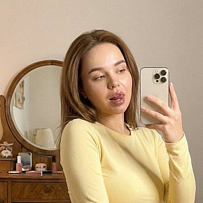 Lika-sweet escort in Brussels offers Handjob services