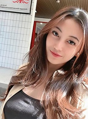 Naomi Vip Escort escort in Jakarta offers Ins Gesicht spritzen services