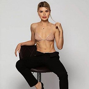 Vivienne All Natural
 escort in London offers DUO services