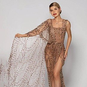 Vivienne All Natural
 escort in London offers DUO services