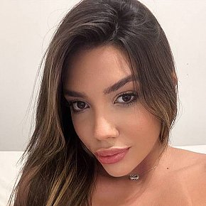 Rayma All Natural
 escort in London offers Erotic massage services