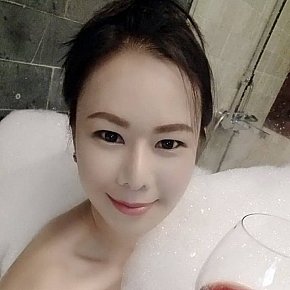 Cat escort in Hong Kong offers Girlfriend Experience (GFE) services