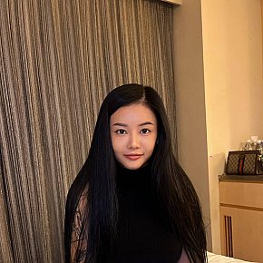 Eleanor escort in Hong Kong offers Girlfriend Experience (GFE) services