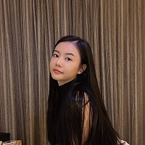 Eleanor escort in Hong Kong offers Girlfriend Experience (GFE) services