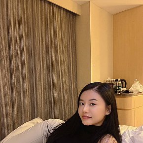 Eleanor escort in Hong Kong offers Girlfriend Experience (GFE) services