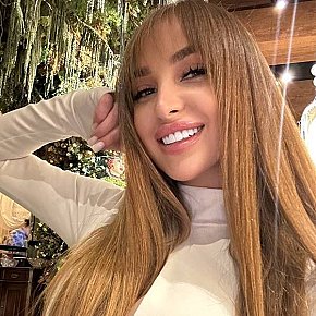 Tiffa escort in London offers Handjob services