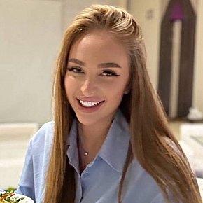 Tiffa escort in London offers Handjob services