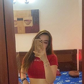 Mia escort in Manama