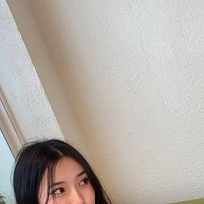 Anggi-massage escort in Jakarta offers Masaje de espuma
 services