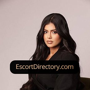 Polly-Lane escort in London offers Erotic massage services