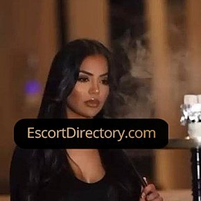 Polly-Lane Vip Escort escort in London offers Masturbate services