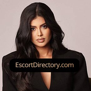 Polly-Lane escort in London offers Erotic massage services