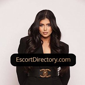 Polly-Lane escort in London offers Erotic massage services