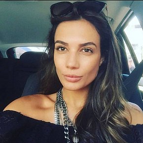 Bruna-best-GFE escort in Brussels offers Pompino con preservativo services