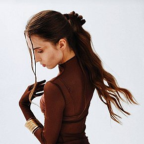 JULLIECIA Mature escort in Warsaw offers Kissing if good chemistry services